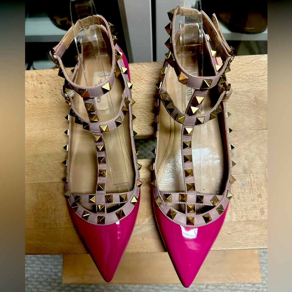 Valentino Garavani Rockstud Caged Flats Fuchsia Patent Pointed Toe 38.5